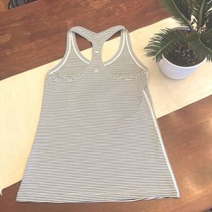 Lululemon tank top black and white striped Size 10 NWOT